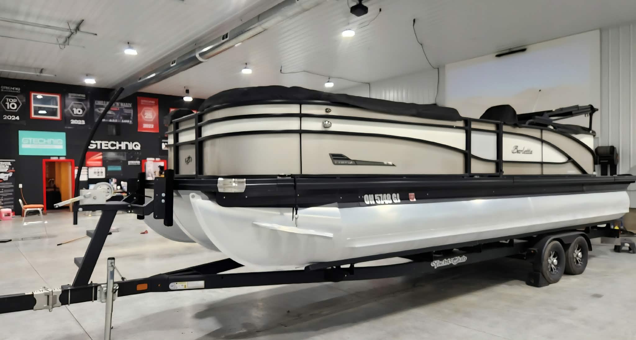 Barletta pontoon in for large-vehicle detailing